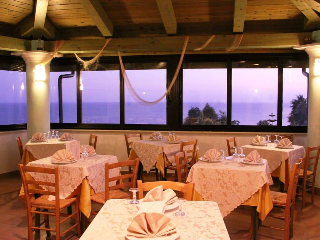restaurants-restaurant