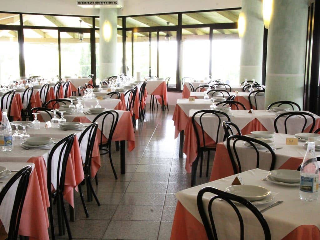 restaurants-restaurant