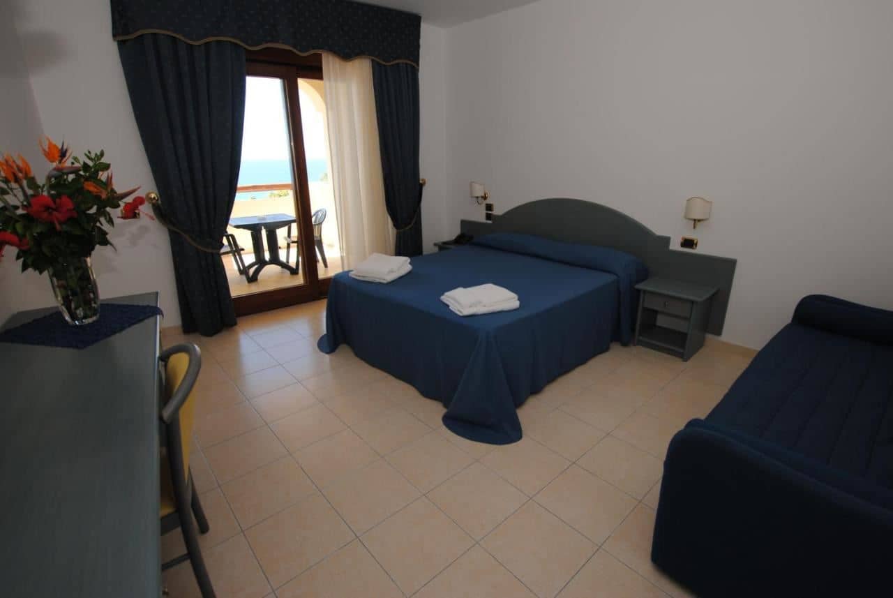 rooms-sea-view-room