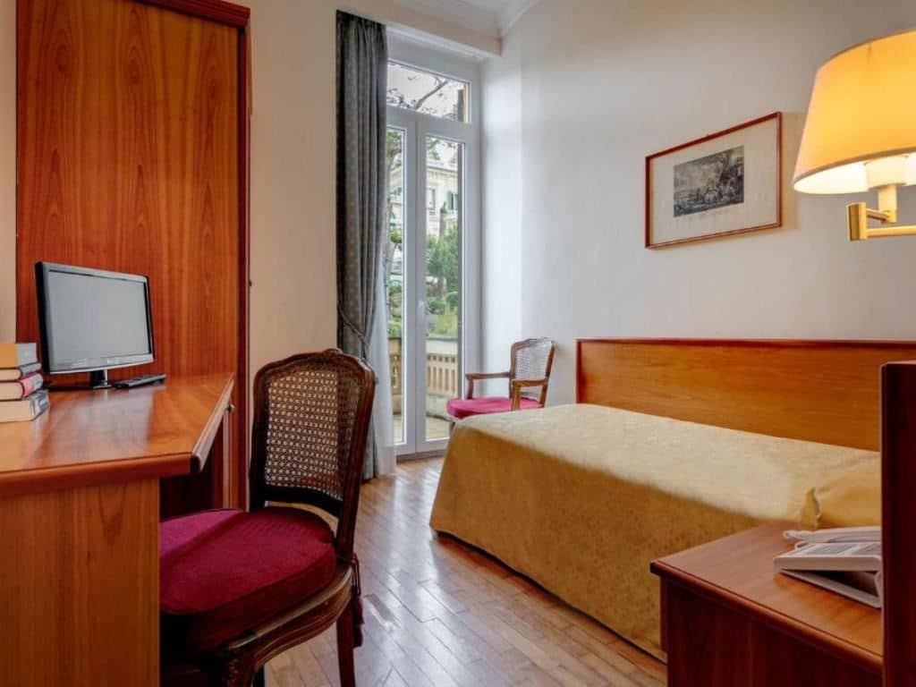 rooms-single-room
