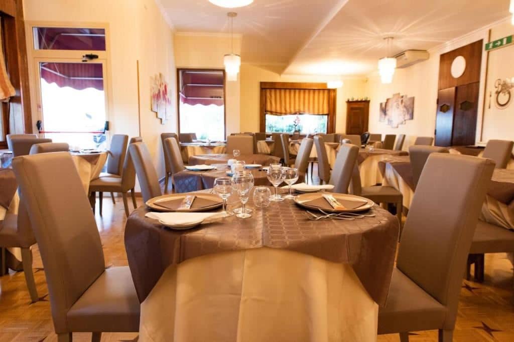 restaurants-restaurant