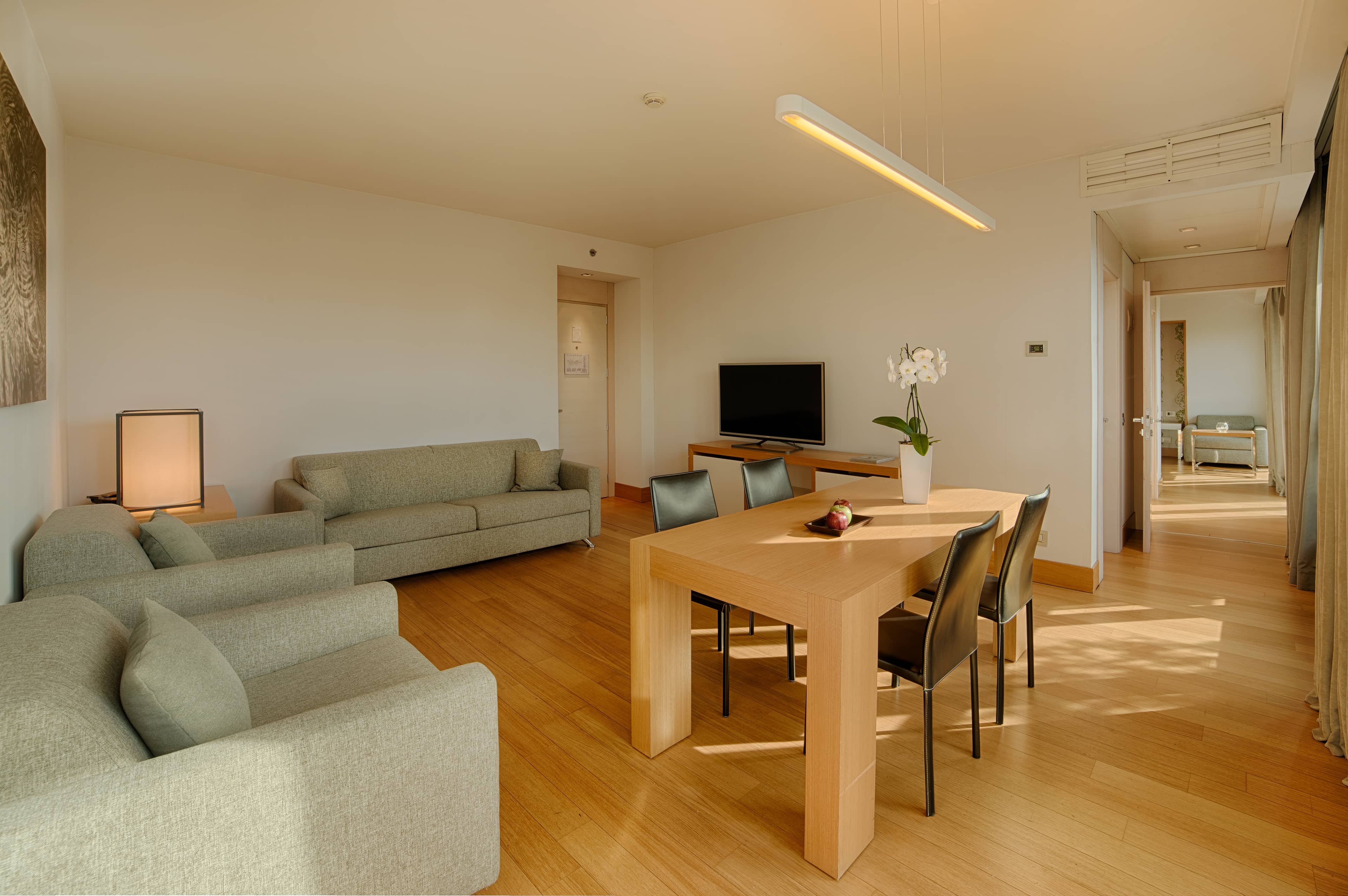 rooms-family-room-capacity-3