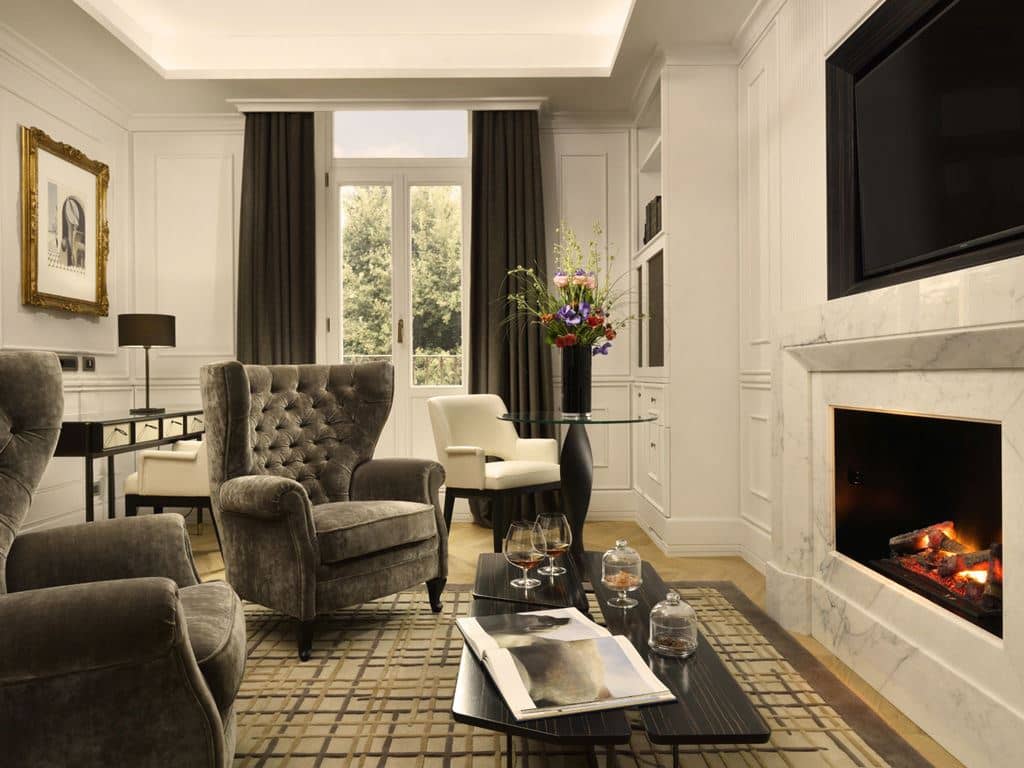 rooms-suite-with-terrace
