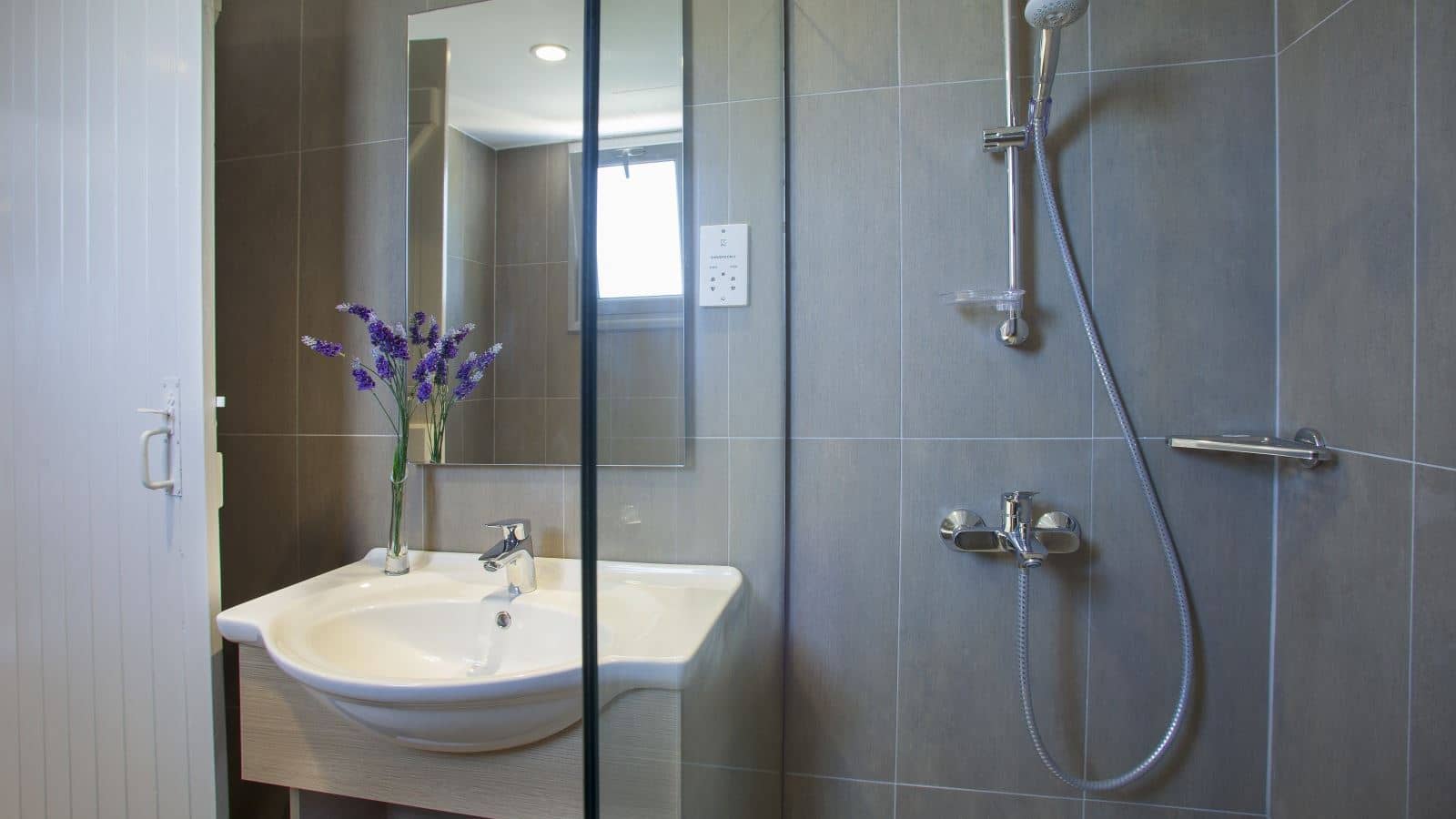 rooms-1-bedroom-superior-apartment-balcony-or-terrace