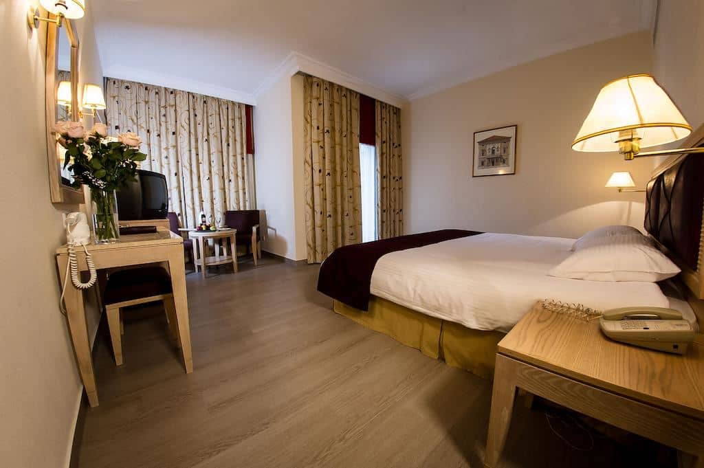 rooms-twin-standard-room