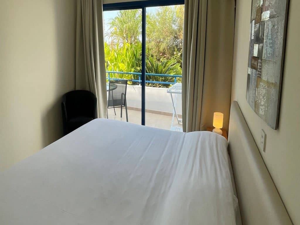 rooms-1-bedroom-standard-apartment-gardenview-balcony-or-terrace