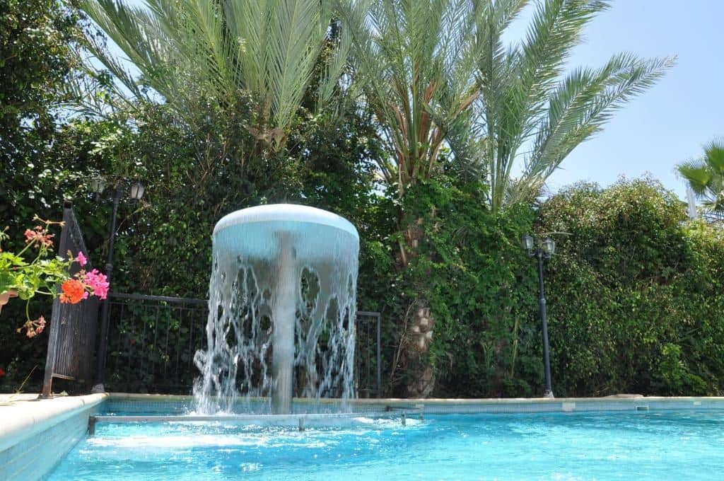 pools-outdoor-pool