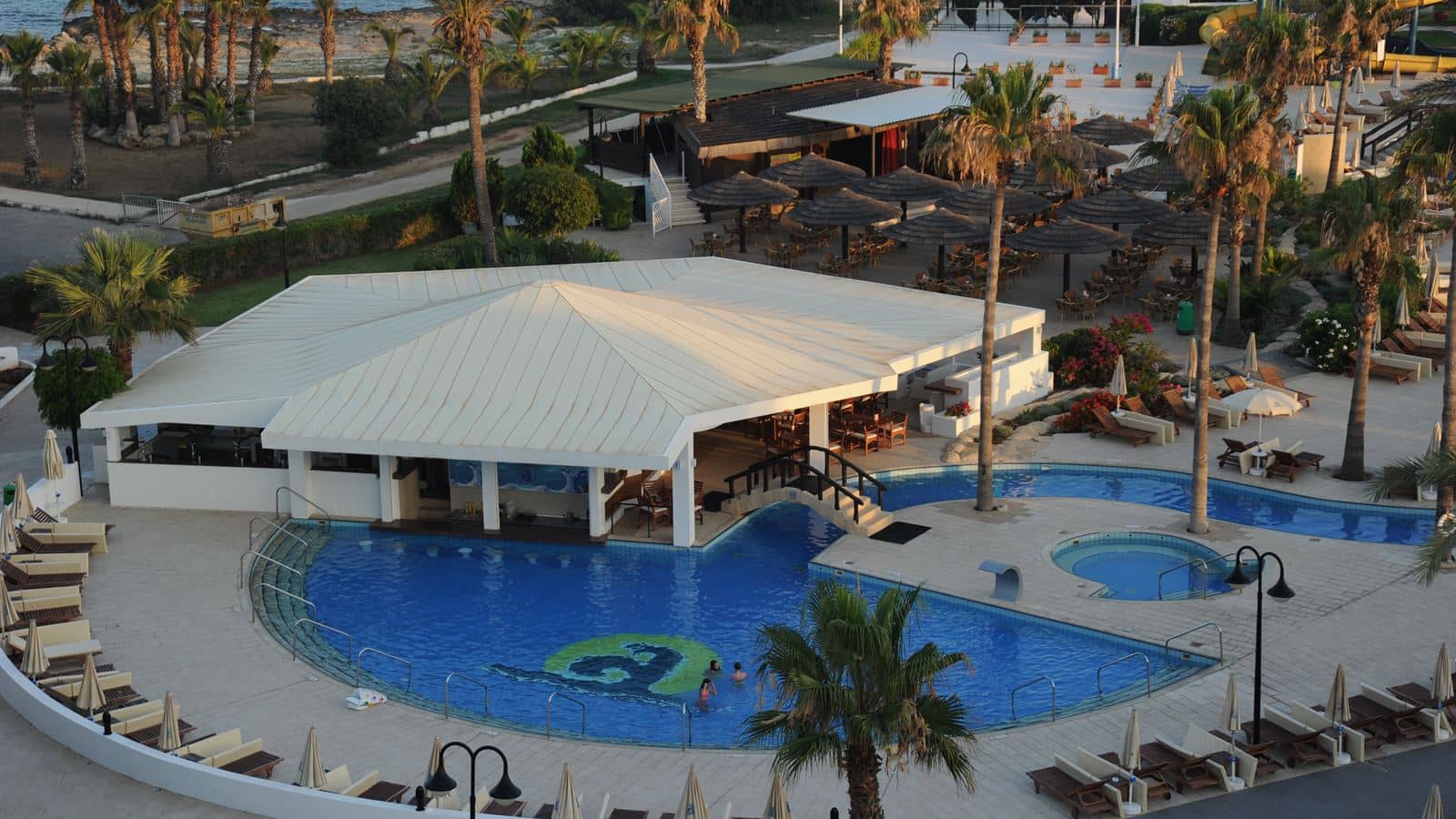 bars-vitaminas-pool-bar