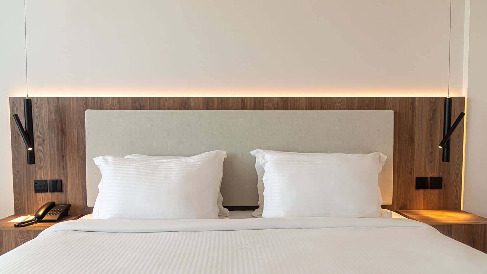rooms-superior-room-inland-view-balcony