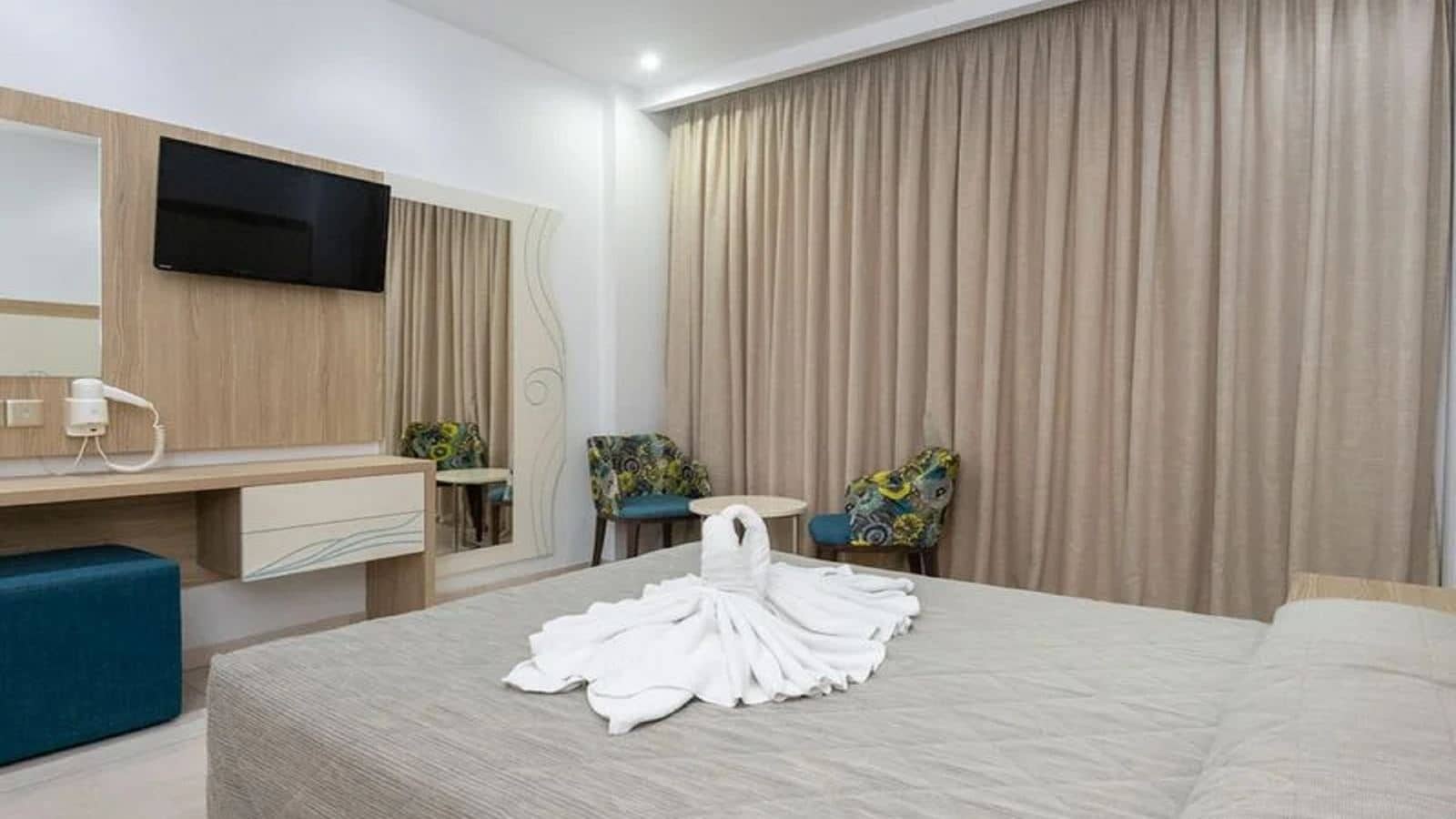 rooms-superior-room