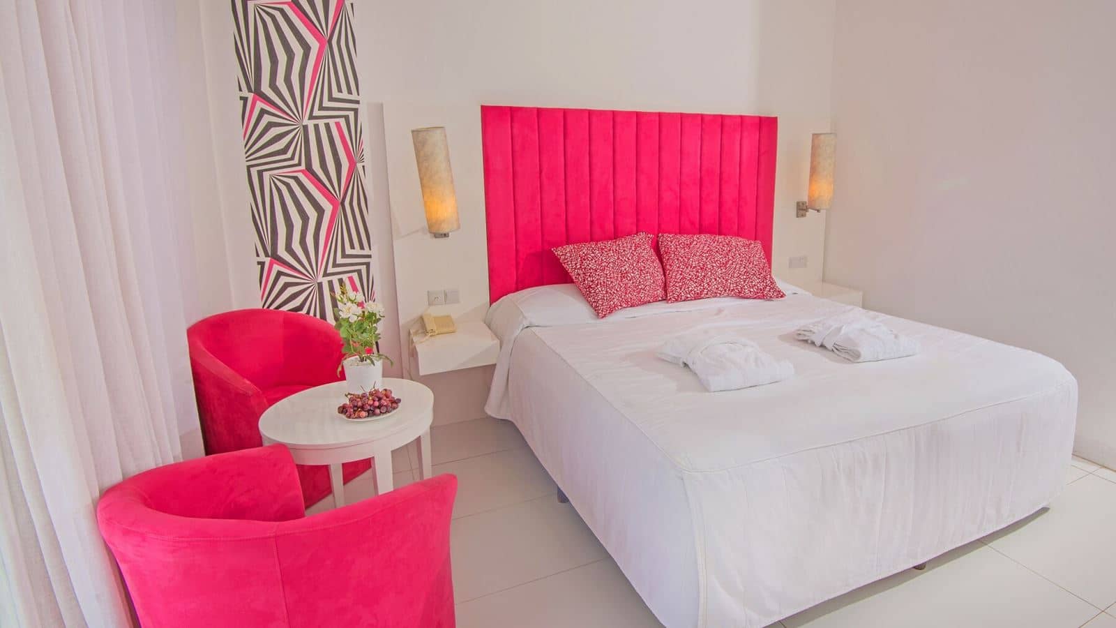 rooms-superior-room-lateralseaview-balcony-or-terrace