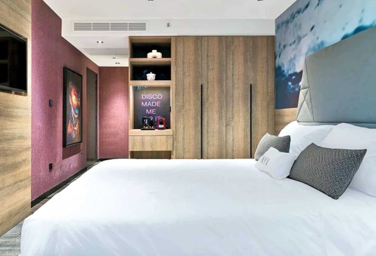 rooms-double-design-room-lateral-sea-view