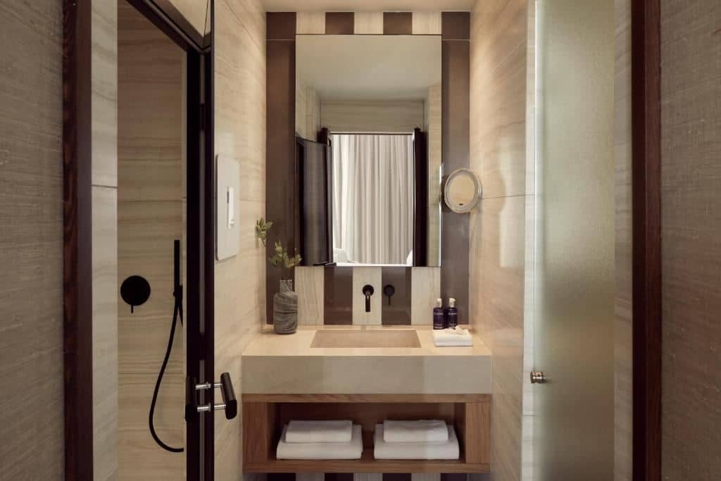 rooms-luxury-suite