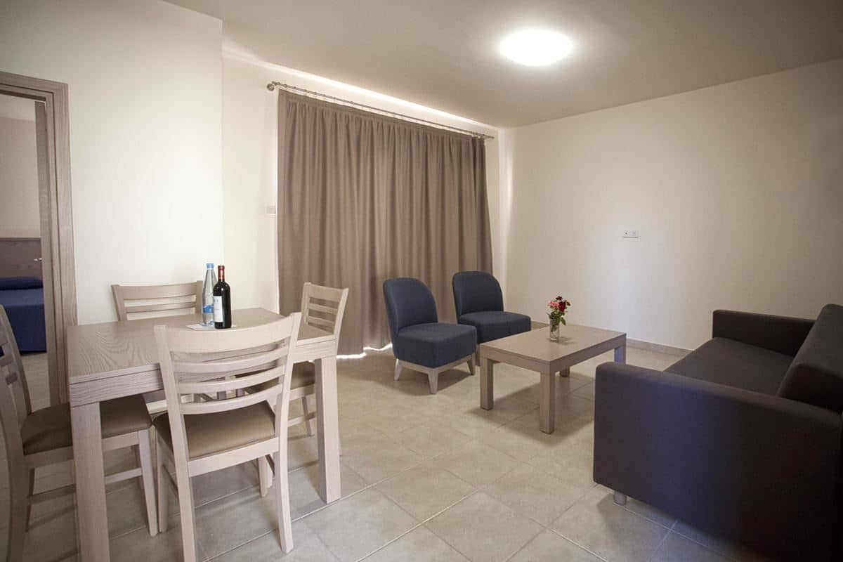 rooms-superior-studio-balcony
