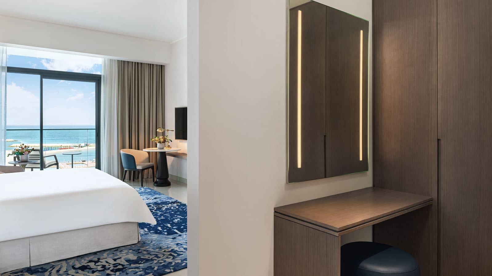 rooms-deluxe-sea-view-suite