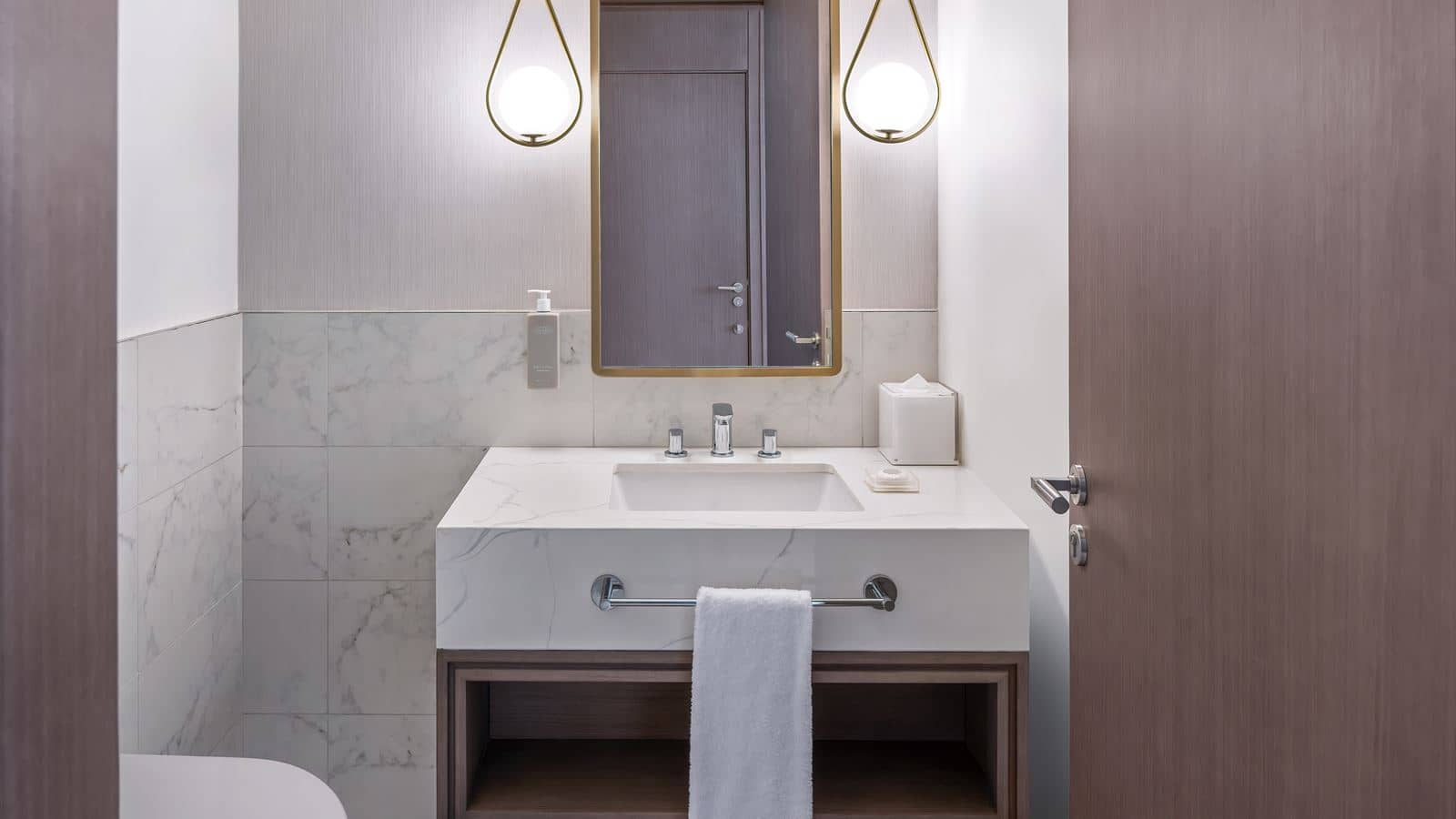 rooms-executive-sea-view-suite
