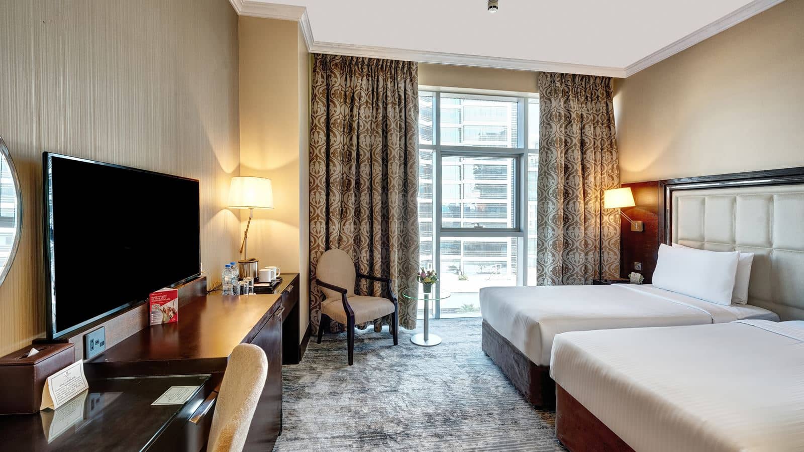 rooms-superior-room-city-view