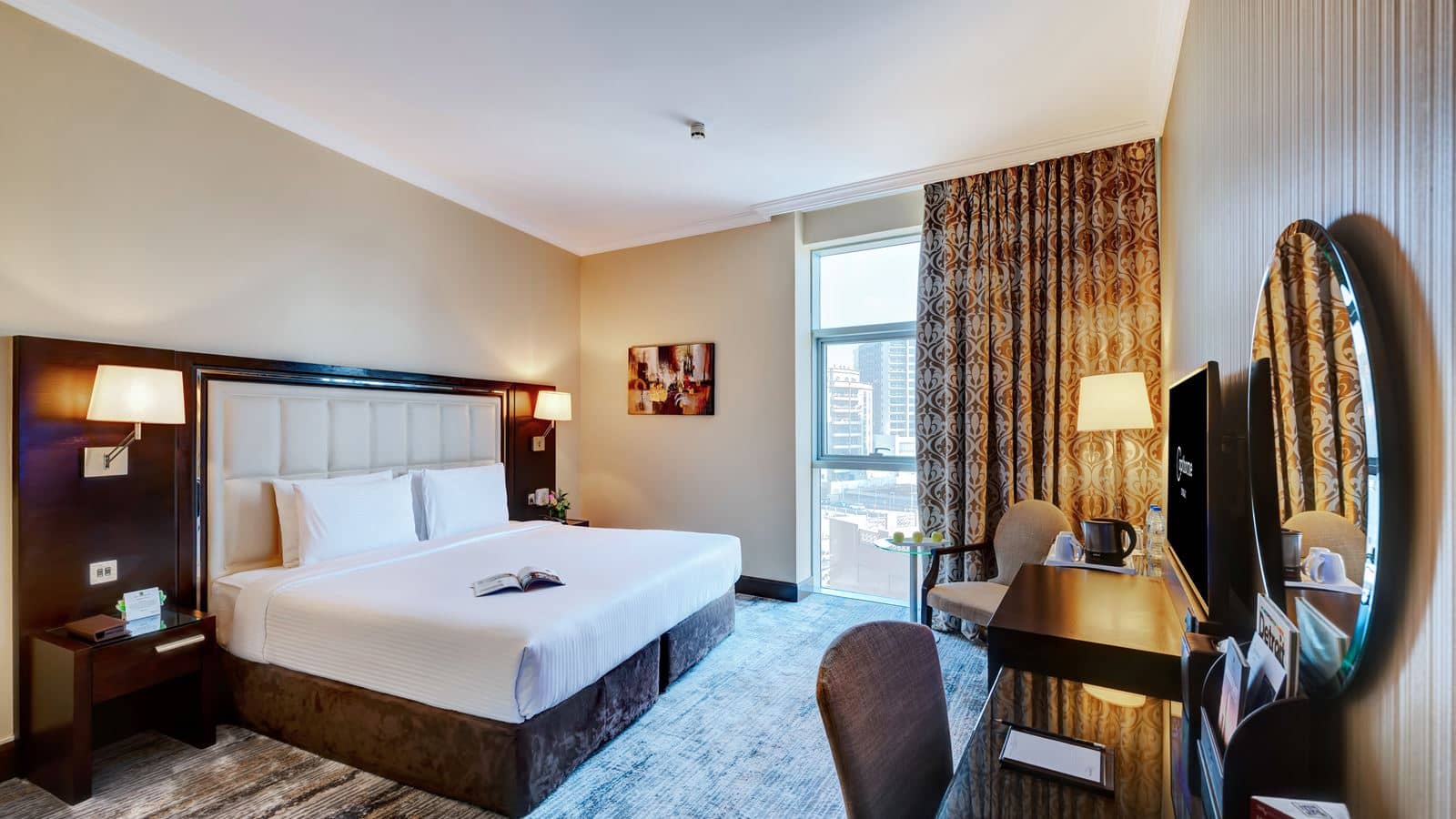 rooms-deluxe-one-bedroom-suite-city-view