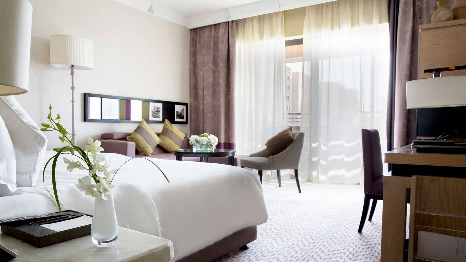 rooms-arabian-club-room