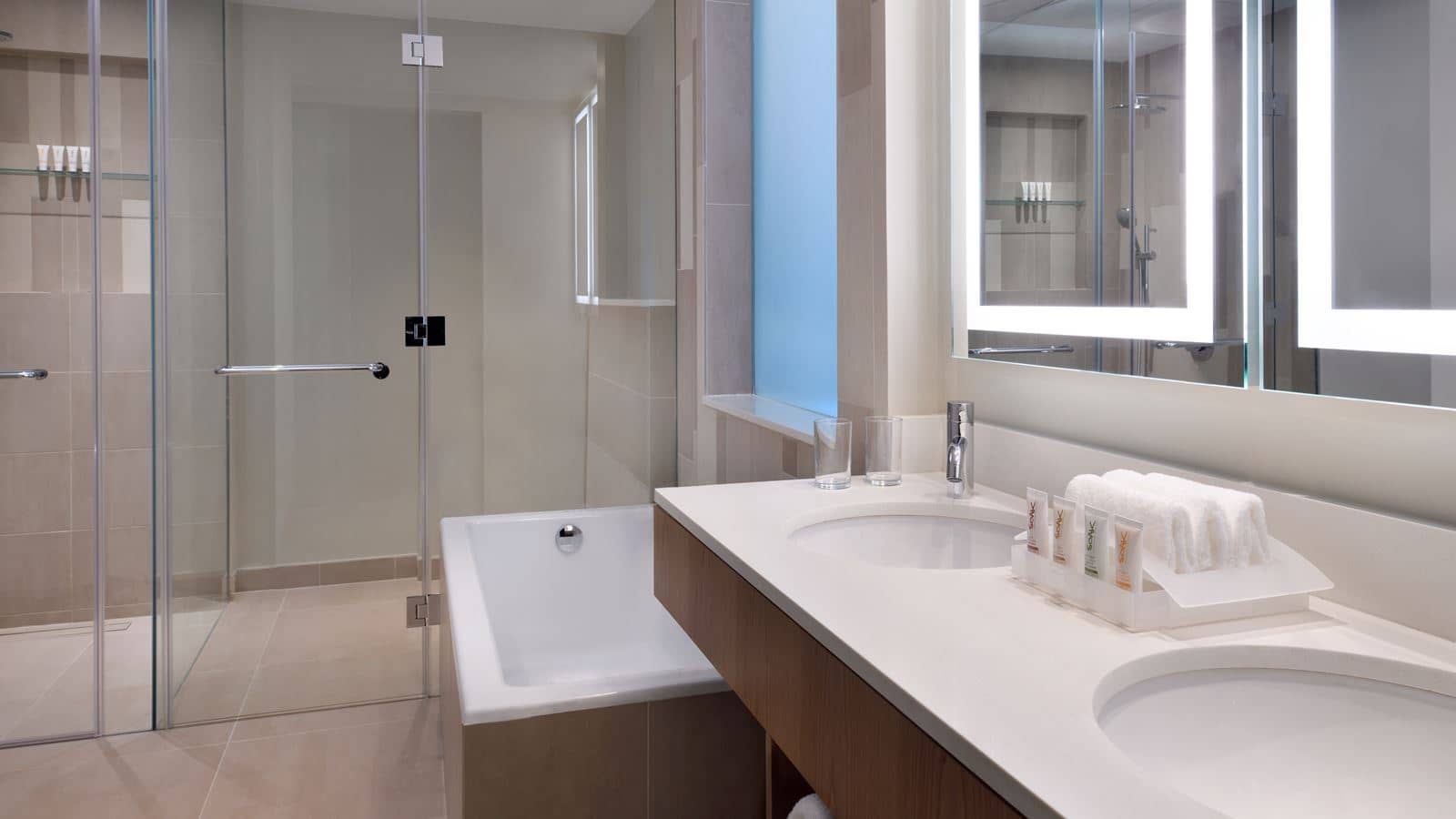 rooms-1-king-junior-suite