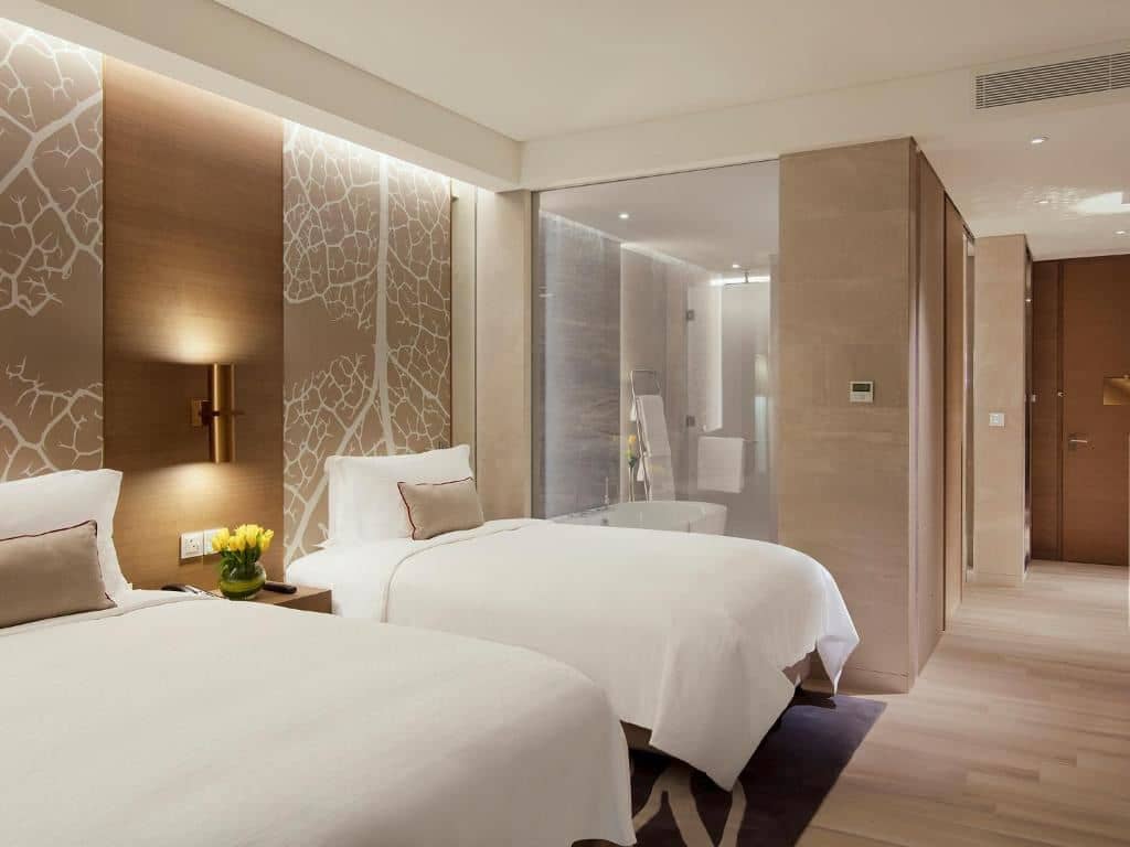 rooms-city-view-room