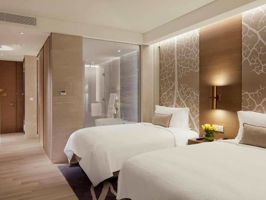 rooms-creek-view-room