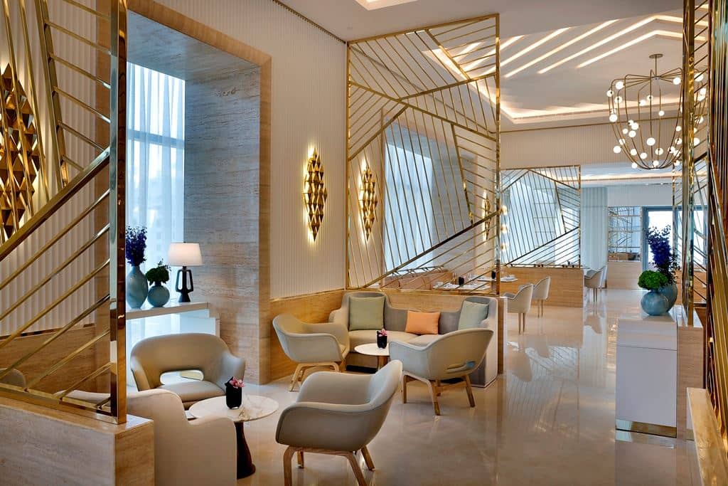 restaurants-her-by-caroline-astor