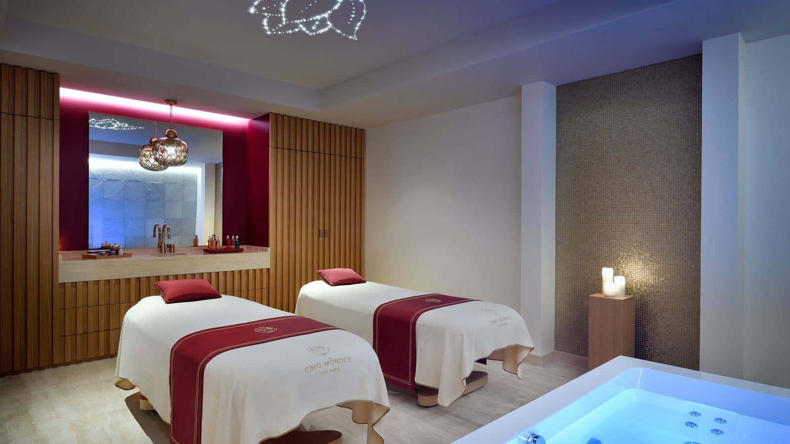 rooms-raffles-royal-villa