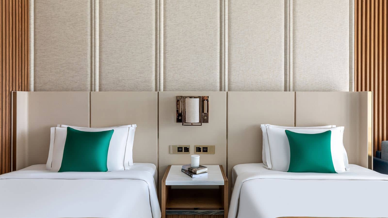 rooms-luxury-room