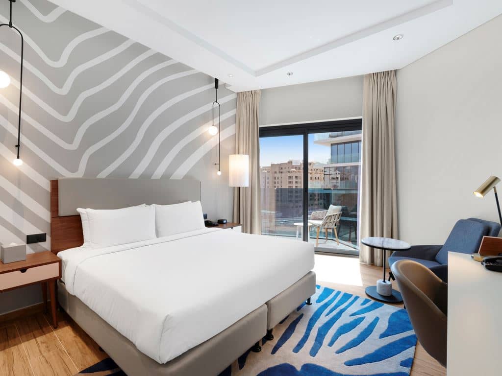 rooms-one-bedroom-with-balcony