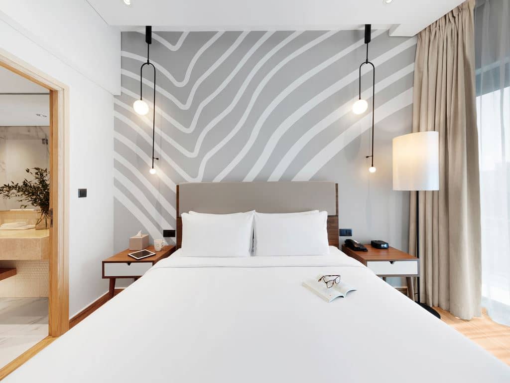 rooms-one-bedroom-with-balcony