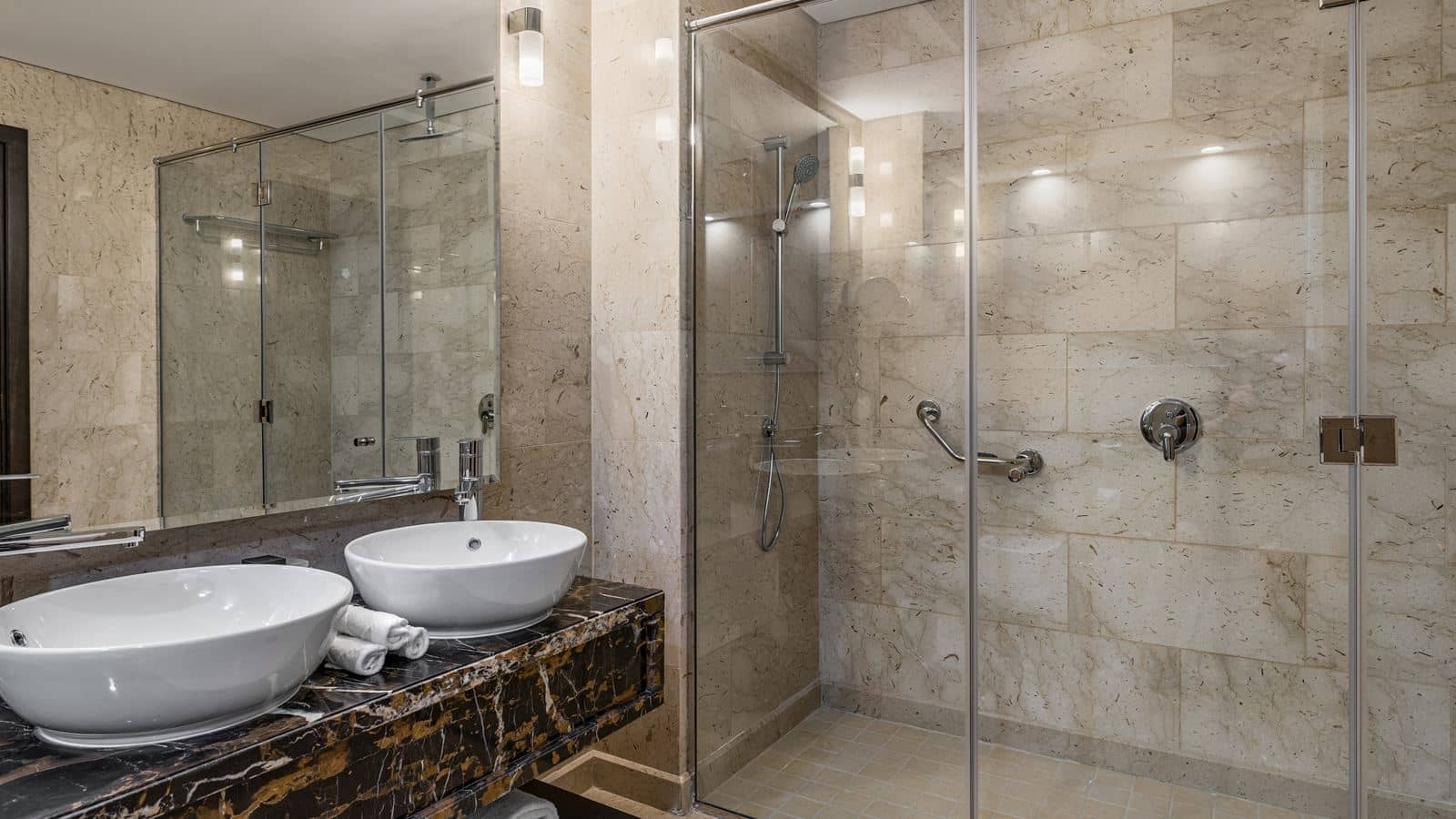 rooms-deluxe-studio-palm-view-apartment