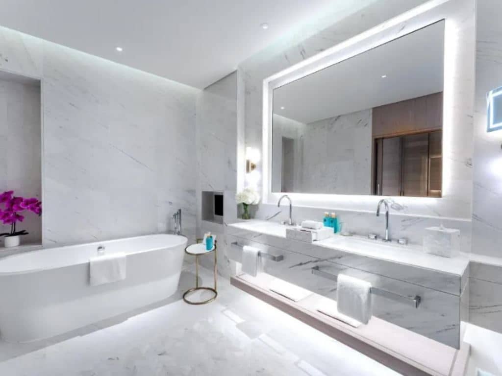 rooms-two-bedroom-pool-party-suite-with-xl-pool