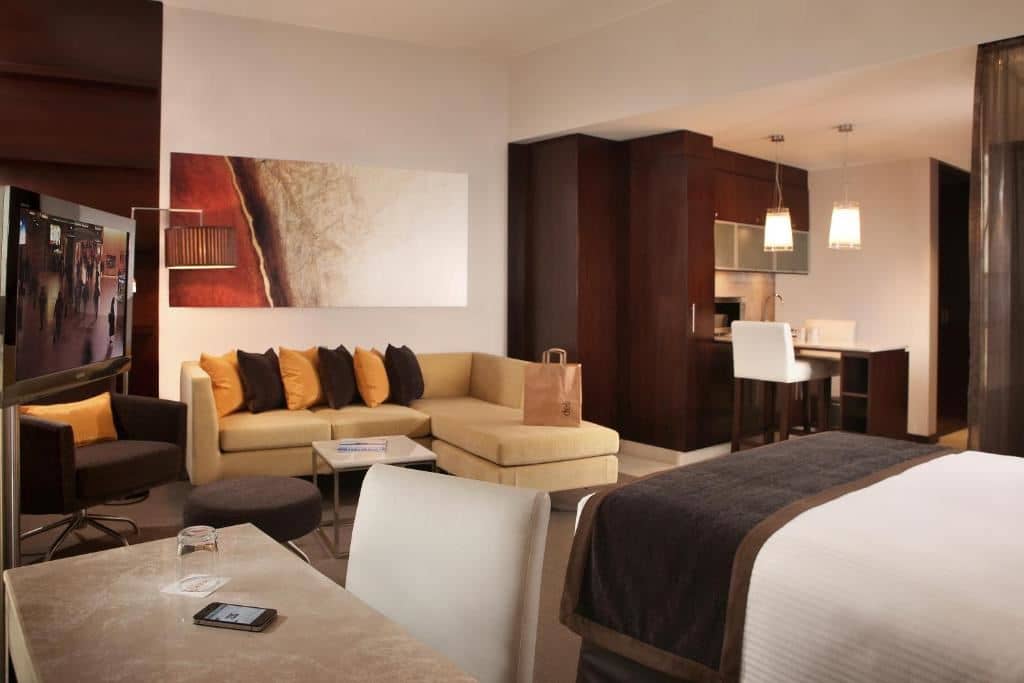 rooms-pool-view-studio-with-kitchenette