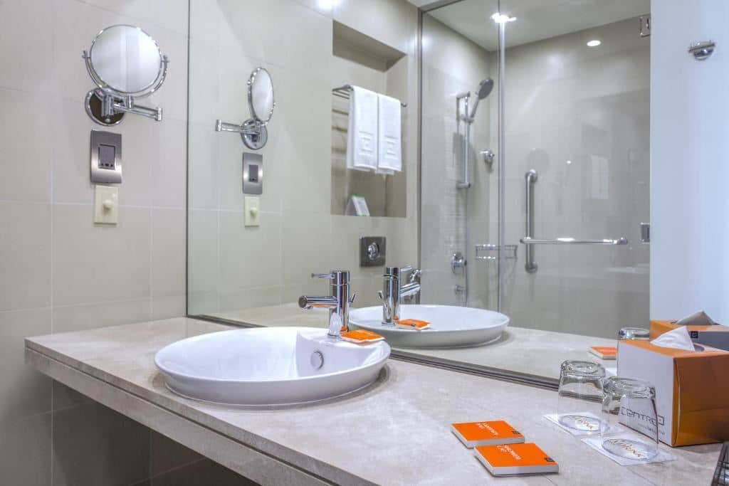 rooms-one-bedroom-suite-with-kitchenette
