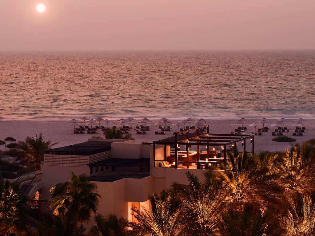 bars-the-rooftop-lounge