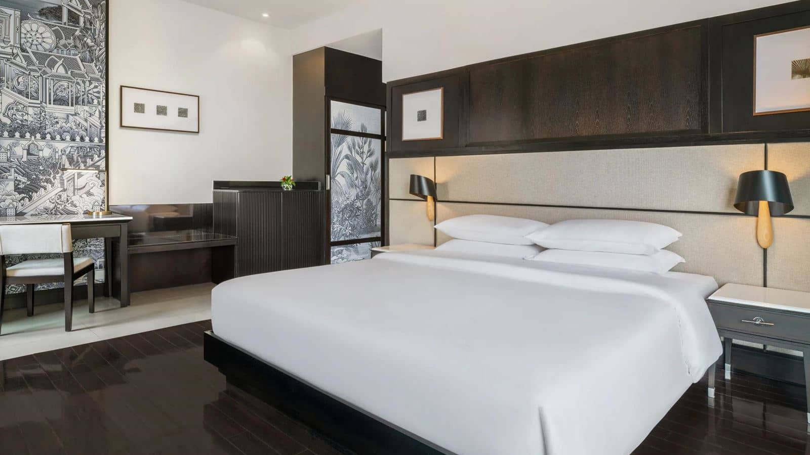 rooms-king-bed-with-terrace-whirlpool