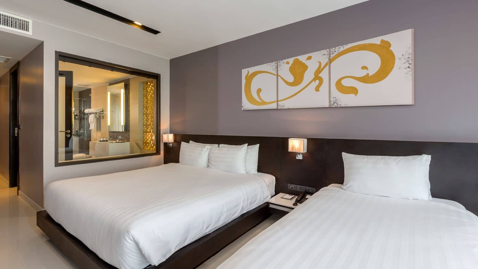 rooms-deluxe-room