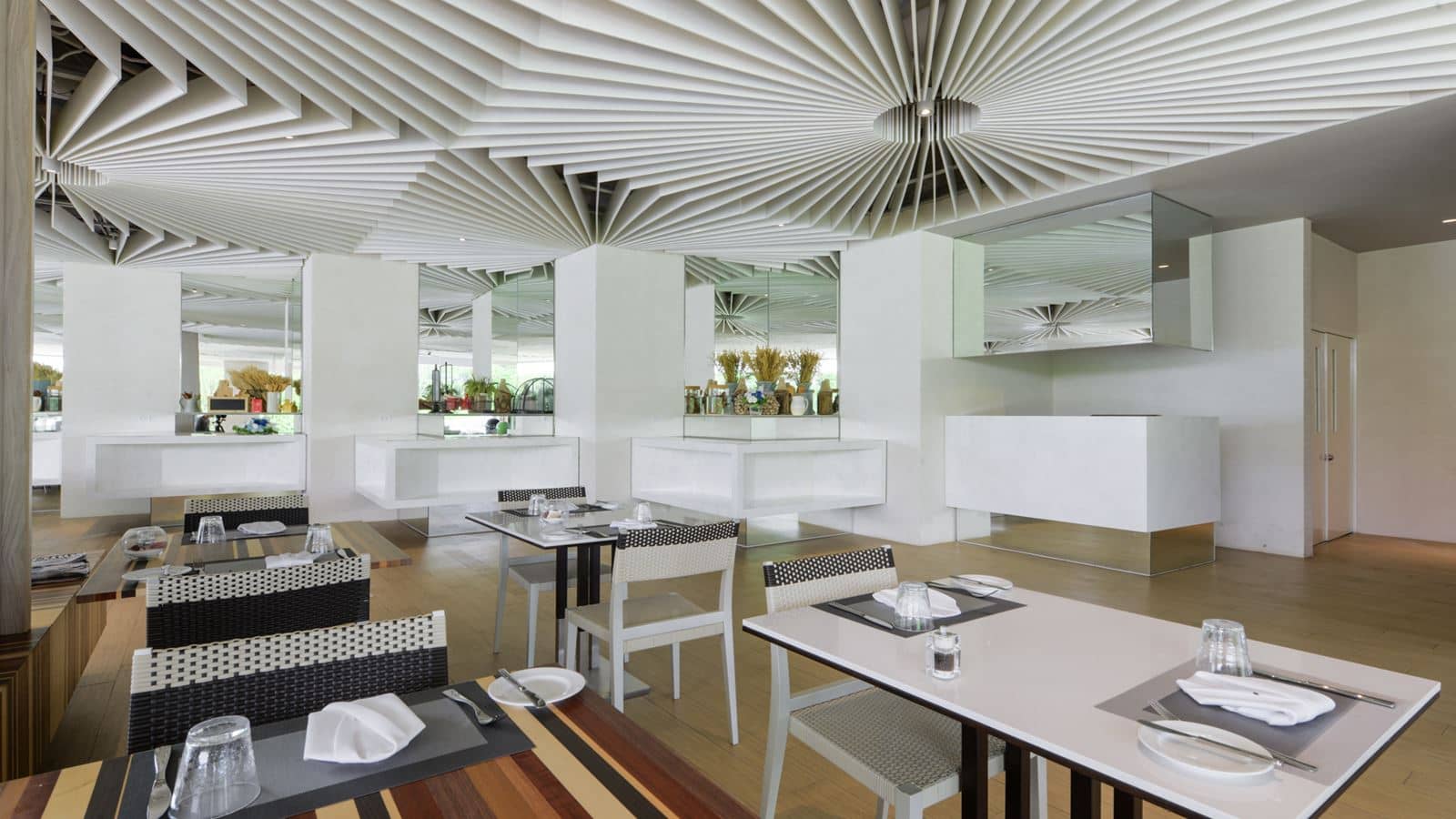 restaurants-the-deck