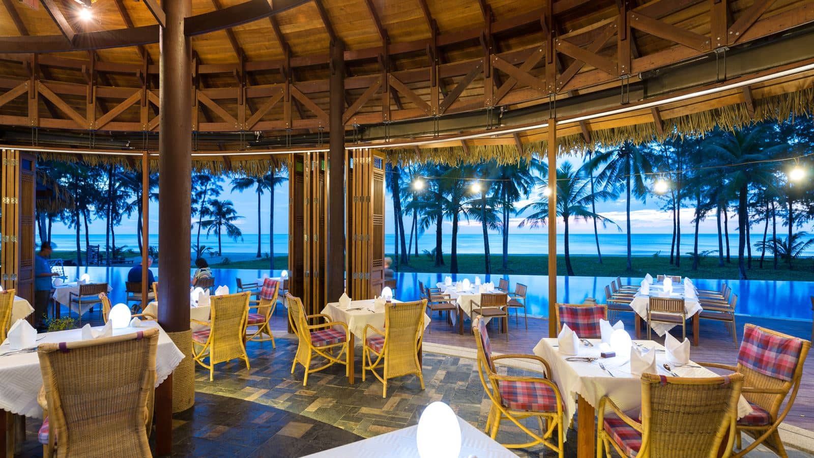 restaurants-vongole-italian-thai-restaurant