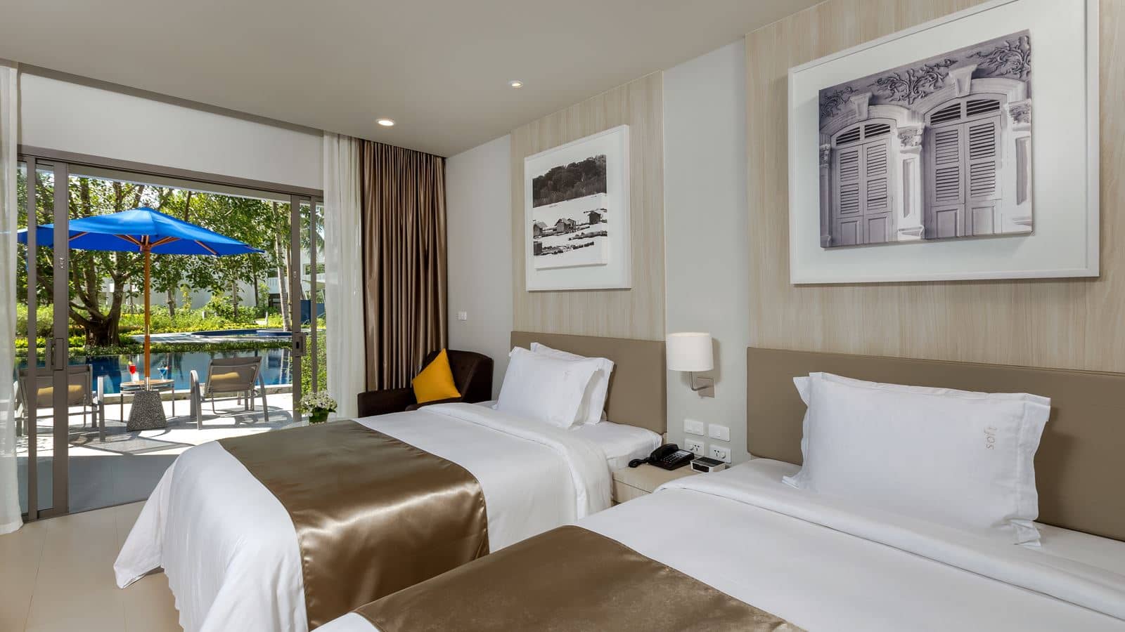 rooms-deluxe-pool-access-beach-wing