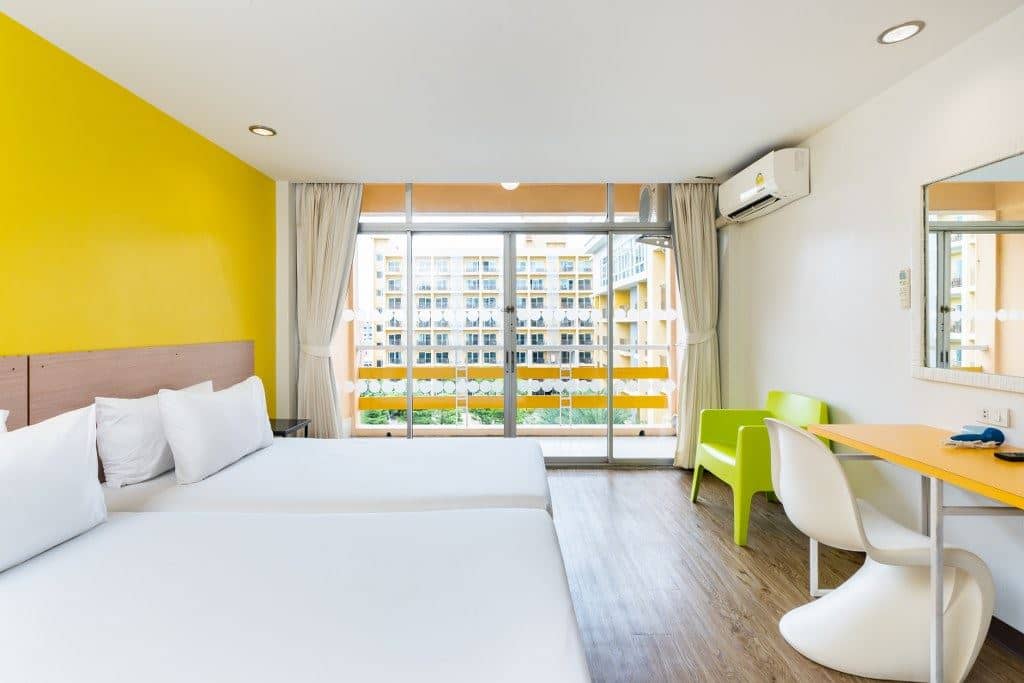 rooms-deluxe-room