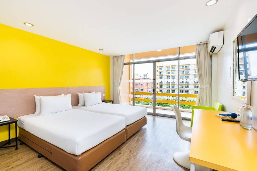 rooms-deluxe-room
