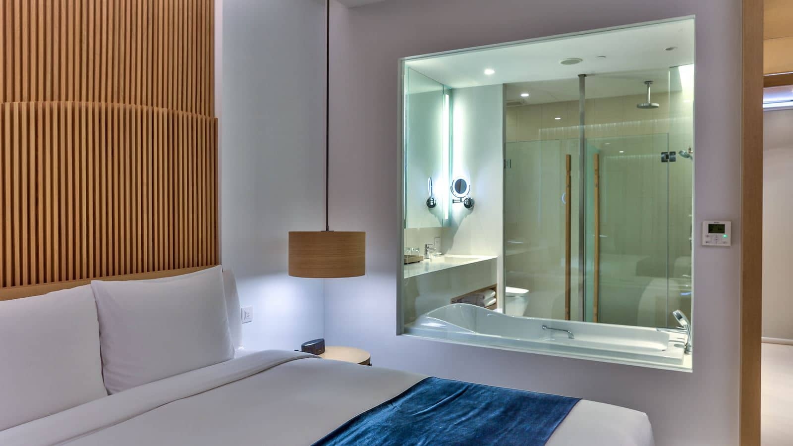 rooms-deluxe-room