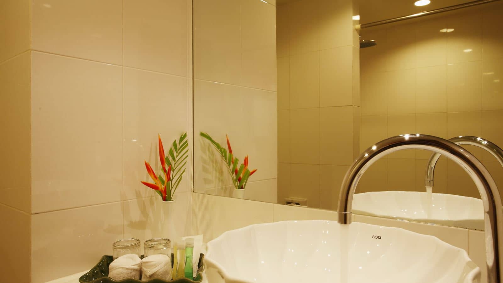 rooms-superior-pool-view