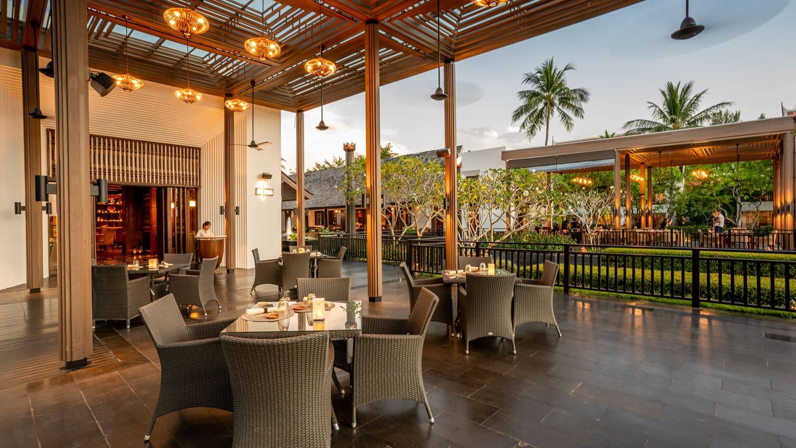 restaurants-takrai
