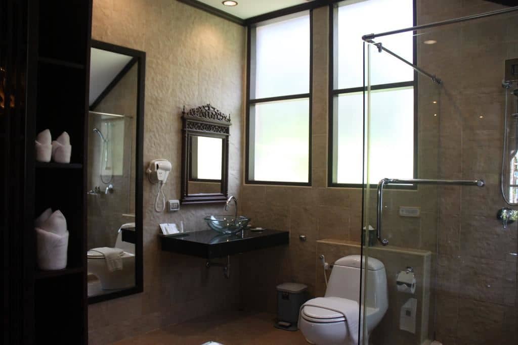 rooms-deluxe-jacuzzi