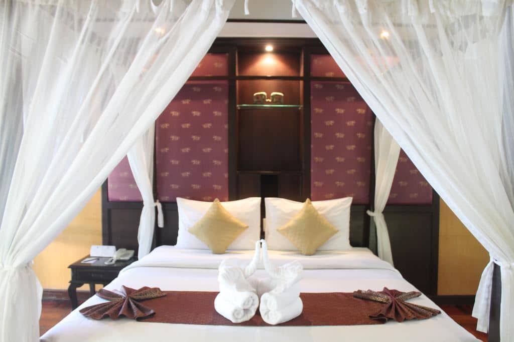 rooms-deluxe-jacuzzi