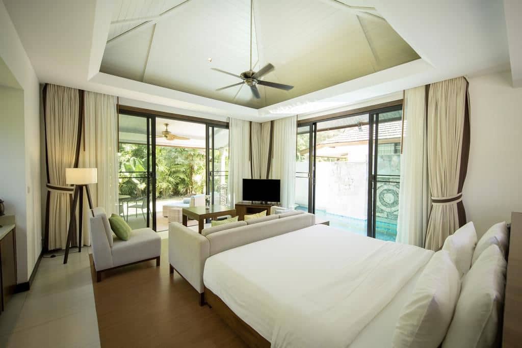 rooms-pool-villa-classic