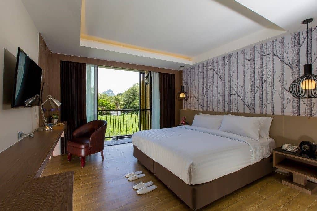 rooms-deluxe-room